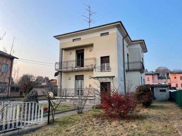 casa indipendente in vendita a Lurate Caccivio