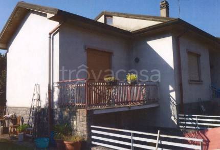 casa indipendente in vendita a Lurate Caccivio