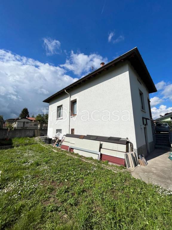 casa indipendente in vendita a Lurate Caccivio