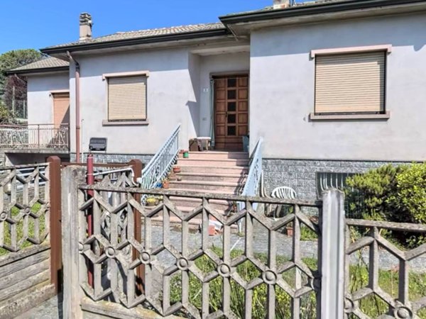 casa indipendente in vendita a Lurate Caccivio