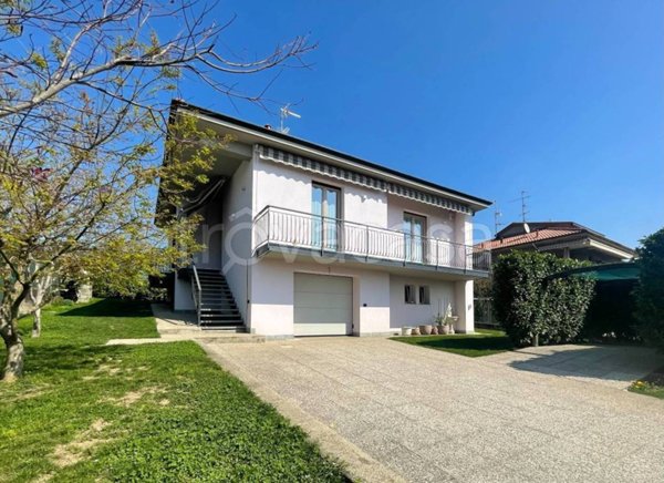 casa indipendente in vendita a Lurate Caccivio in zona Castello