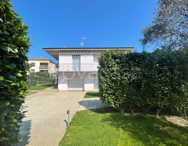 casa indipendente in vendita a Lurate Caccivio in zona Castello