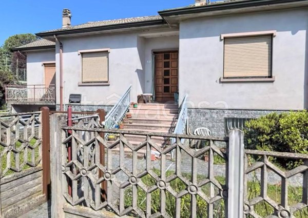 casa indipendente in vendita a Lurate Caccivio