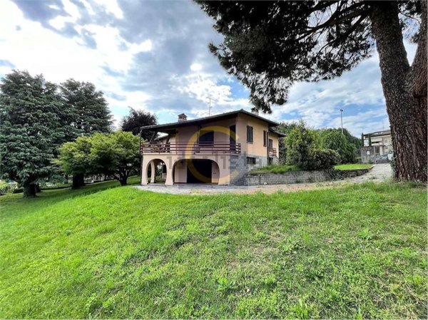 casa indipendente in vendita a Lurate Caccivio