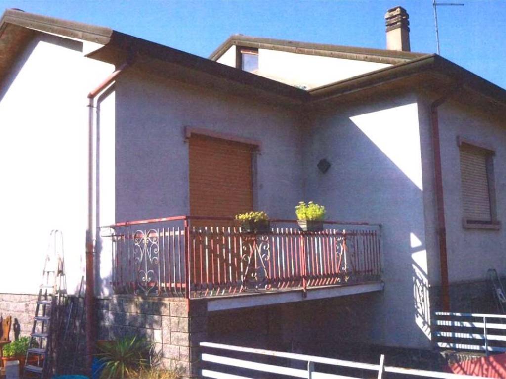 casa indipendente in vendita a Lurate Caccivio