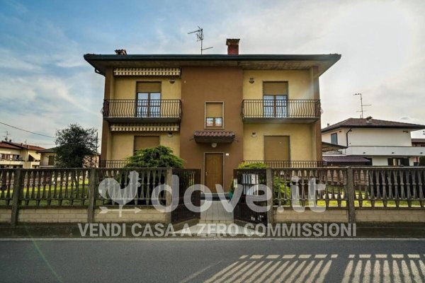 casa indipendente in vendita a Lurate Caccivio