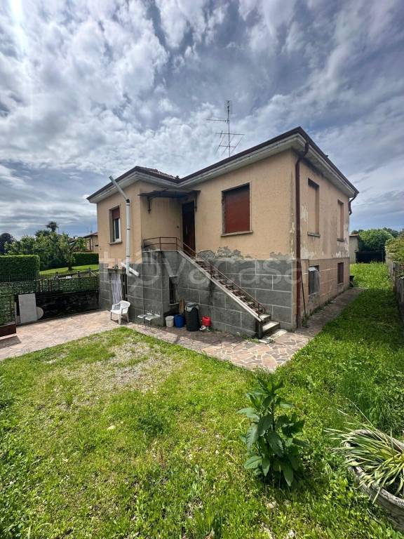 casa indipendente in vendita a Lurate Caccivio
