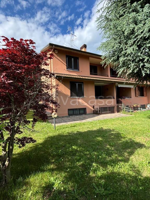 casa indipendente in vendita a Lurate Caccivio