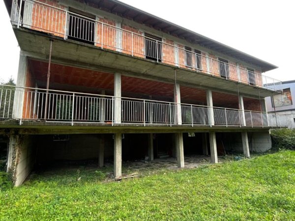 casa indipendente in vendita a Lurate Caccivio
