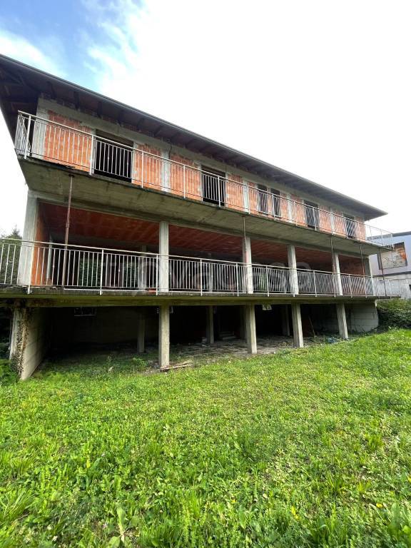 appartamento in vendita a Lurate Caccivio