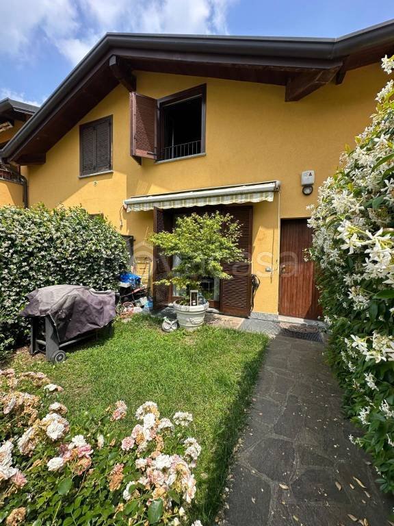 casa indipendente in vendita a Lurate Caccivio