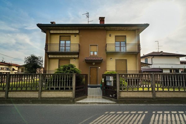 casa indipendente in vendita a Lurate Caccivio