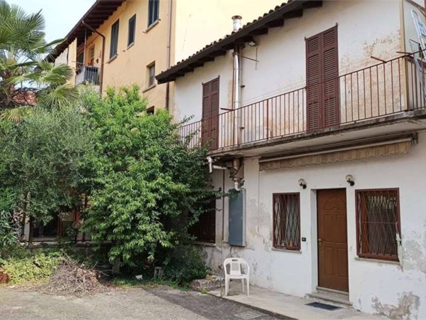 casa indipendente in vendita a Lurate Caccivio in zona Caccivio