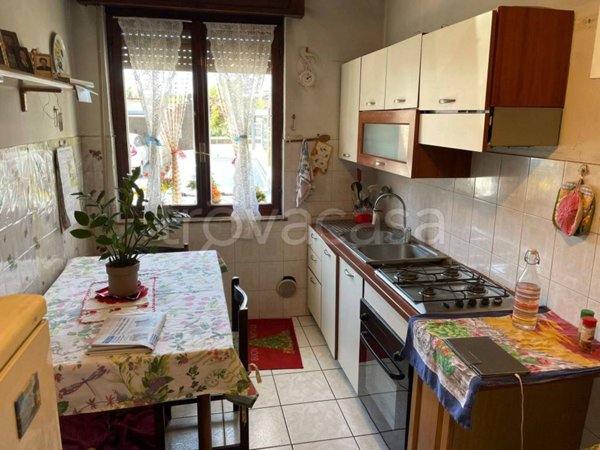 appartamento in vendita a Lurate Caccivio in zona Castello