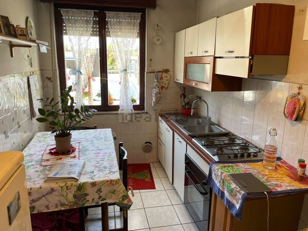 appartamento in vendita a Lurate Caccivio in zona Castello