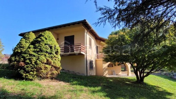 casa indipendente in vendita a Lurate Caccivio