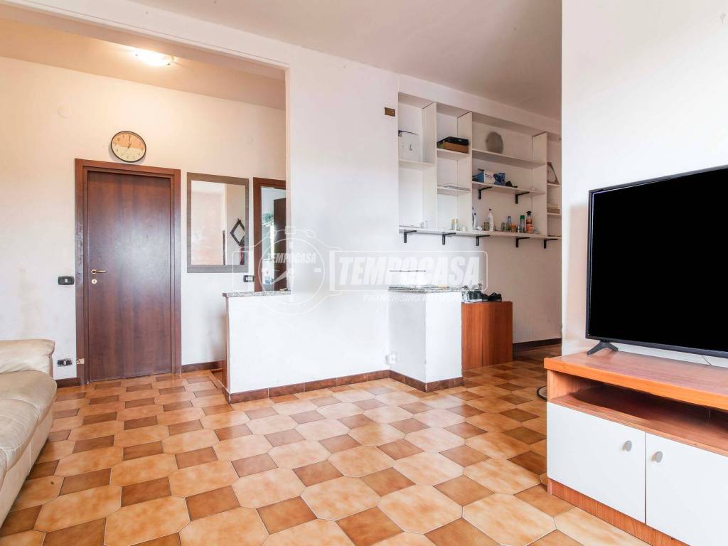 appartamento in vendita a Lurate Caccivio