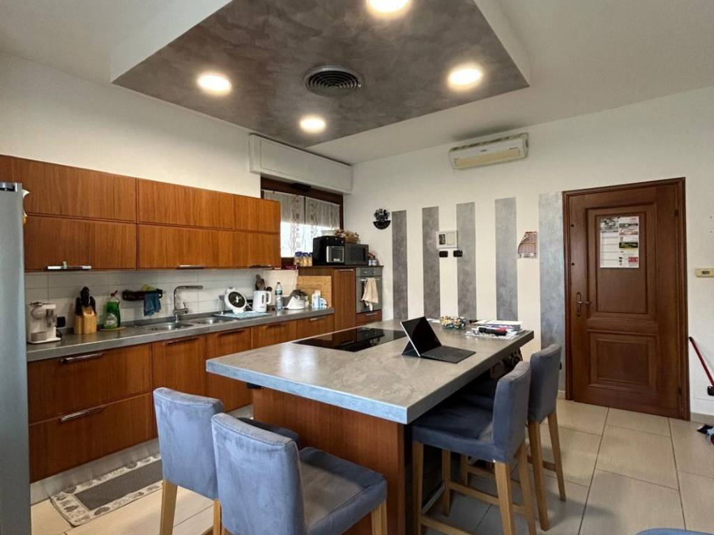 casa indipendente in vendita a Lurate Caccivio