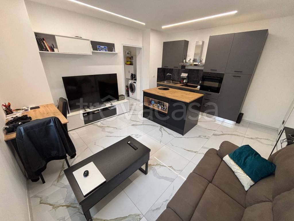 appartamento in vendita a Lurate Caccivio