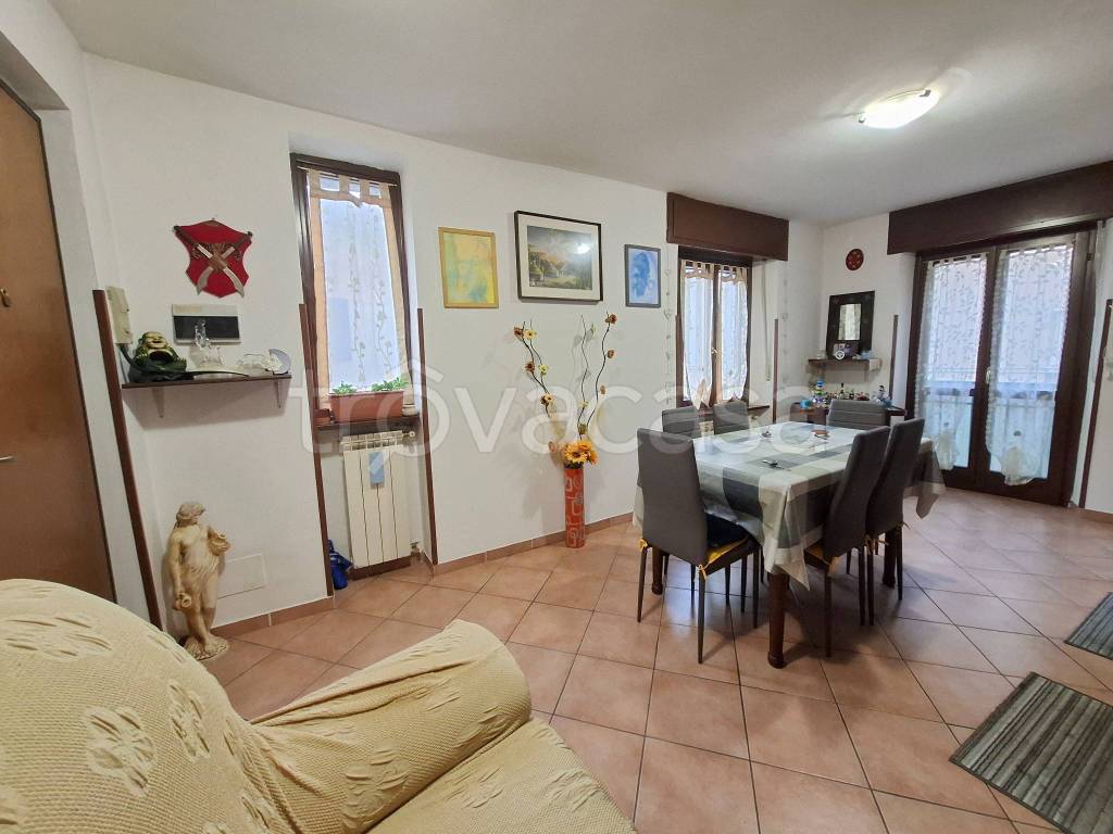 appartamento in vendita a Lurate Caccivio
