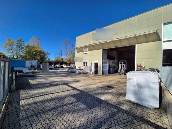 locale commerciale in vendita a Lurate Caccivio