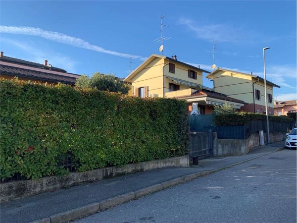 appartamento in vendita a Lurate Caccivio in zona Caccivio
