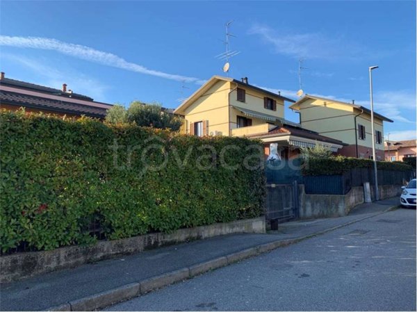 appartamento in vendita a Lurate Caccivio in zona Caccivio