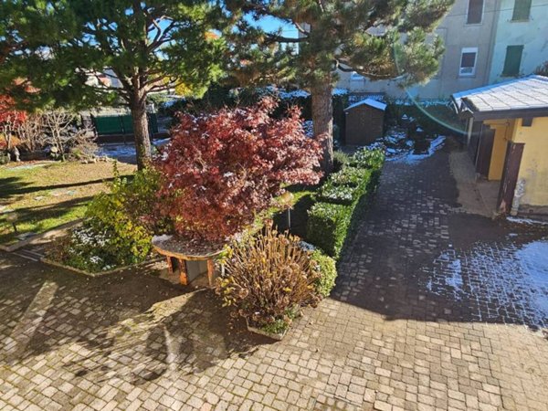 casa indipendente in vendita a Lurate Caccivio