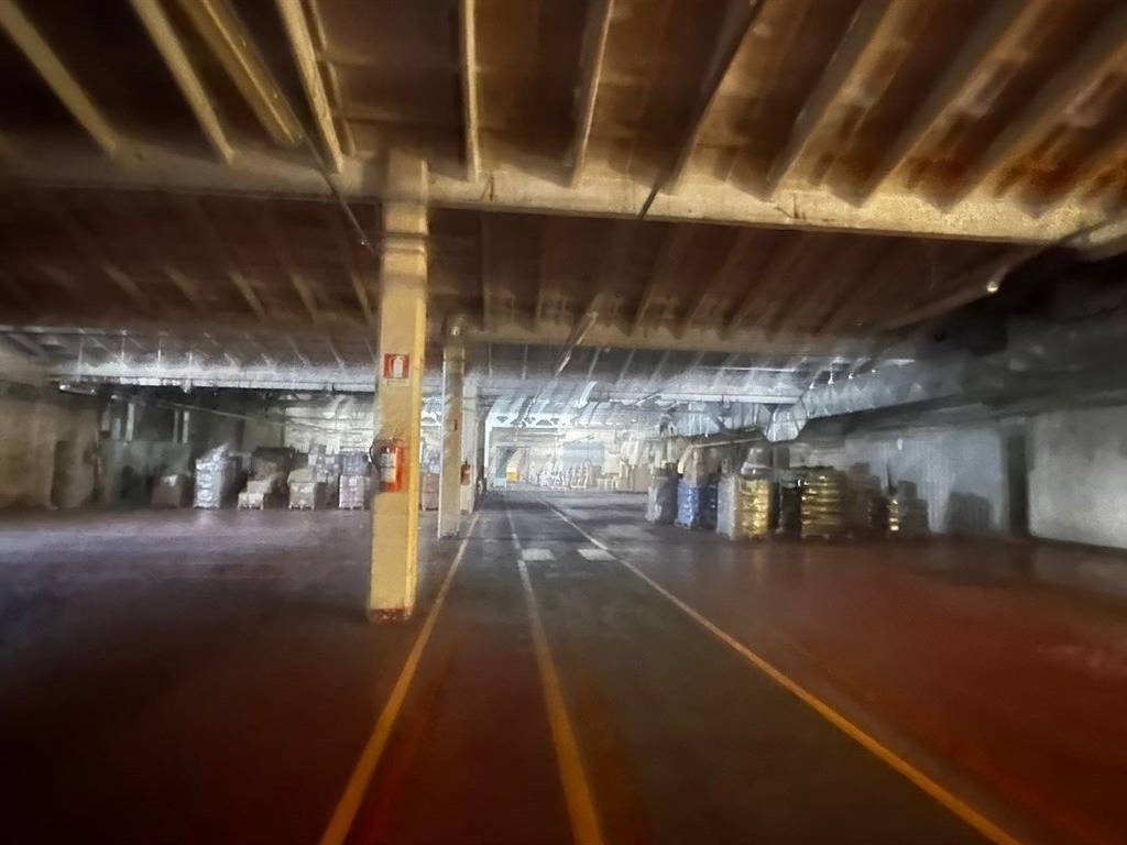 locale commerciale in vendita a Lurate Caccivio