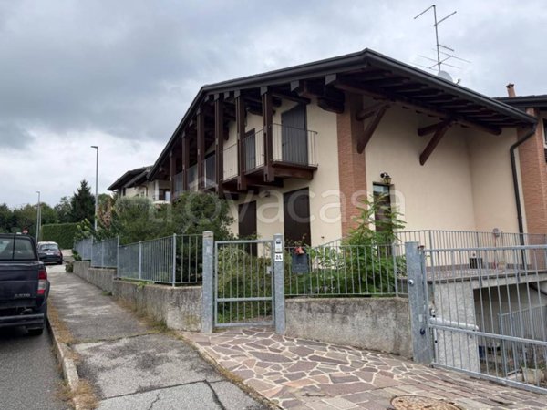 casa indipendente in vendita a Lurate Caccivio