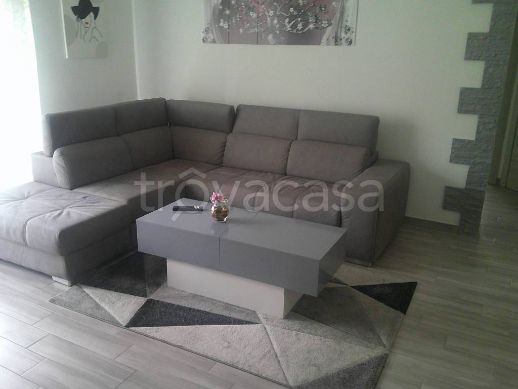 appartamento in vendita a Lurate Caccivio in zona Caccivio