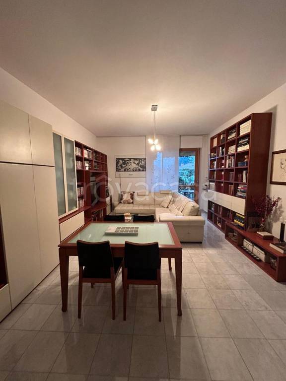 appartamento in vendita a Lurate Caccivio