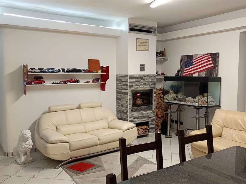 appartamento in vendita a Lurate Caccivio