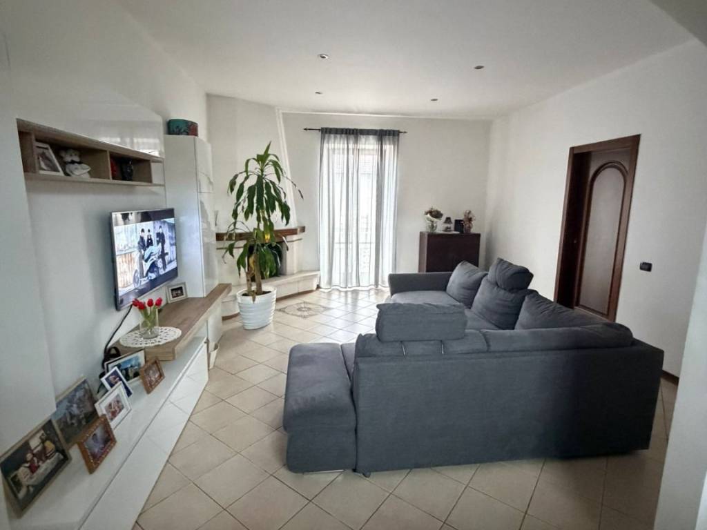 appartamento in vendita a Lurate Caccivio