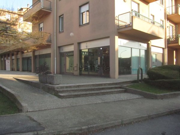 locale commerciale in vendita a Lurate Caccivio