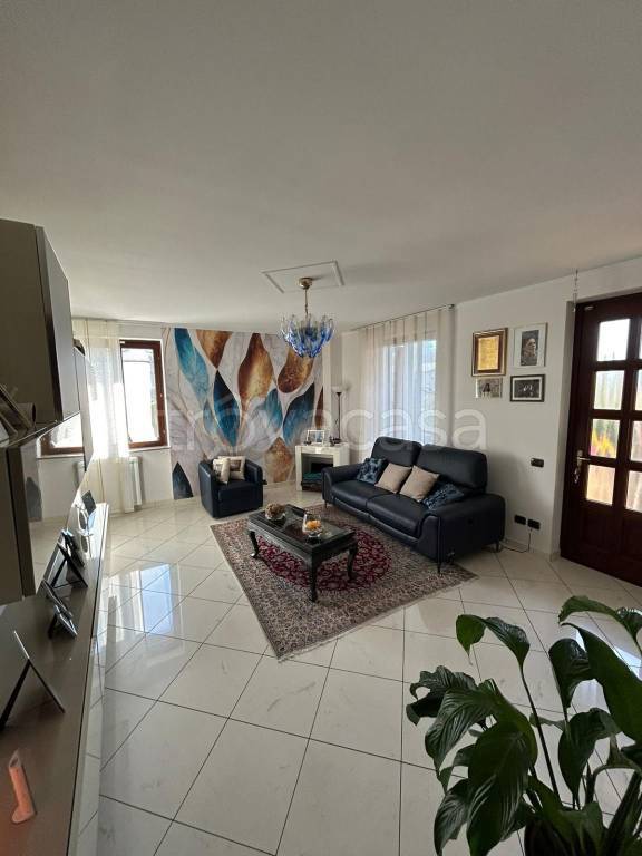 casa indipendente in vendita a Lurate Caccivio