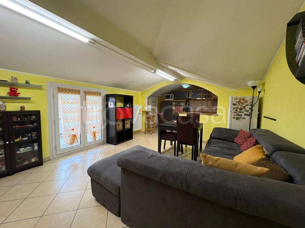 appartamento in vendita a Lurate Caccivio