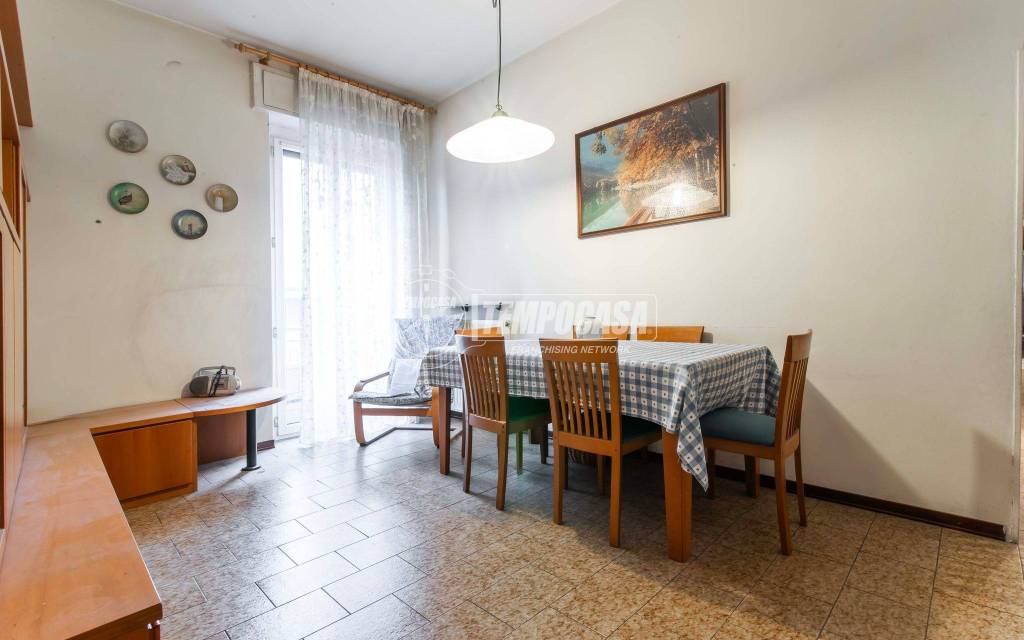 appartamento in vendita a Lurate Caccivio