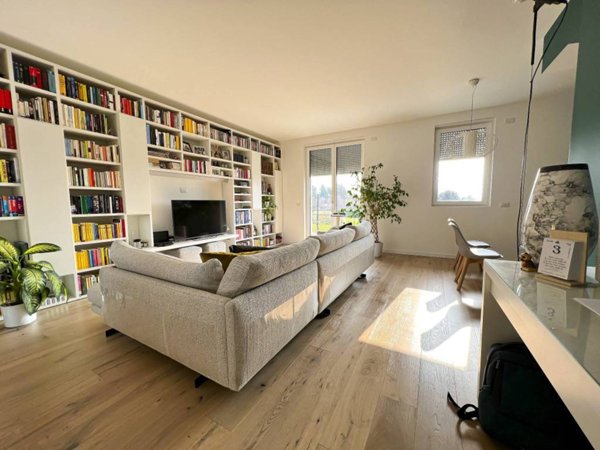 casa indipendente in vendita a Lurate Caccivio