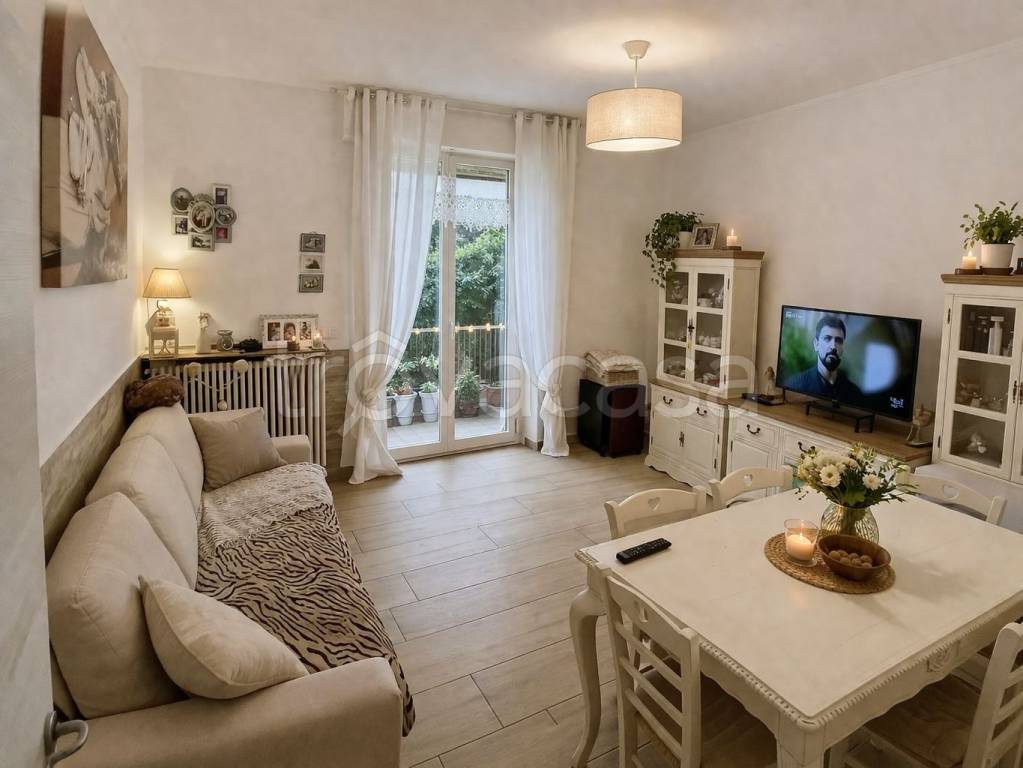 appartamento in vendita a Lurate Caccivio