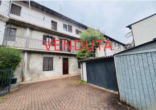 appartamento in vendita a Lurate Caccivio in zona Caccivio