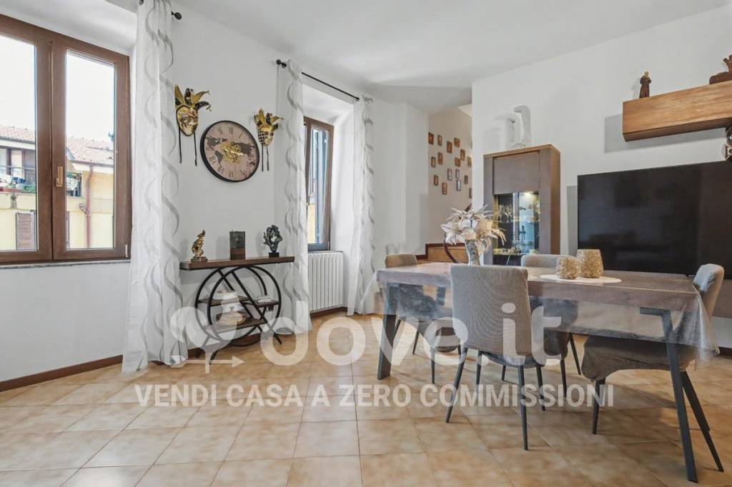 appartamento in vendita a Lurate Caccivio in zona Caccivio