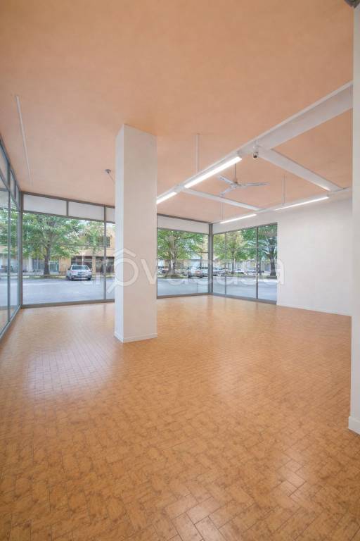 negozio in vendita a Lurate Caccivio