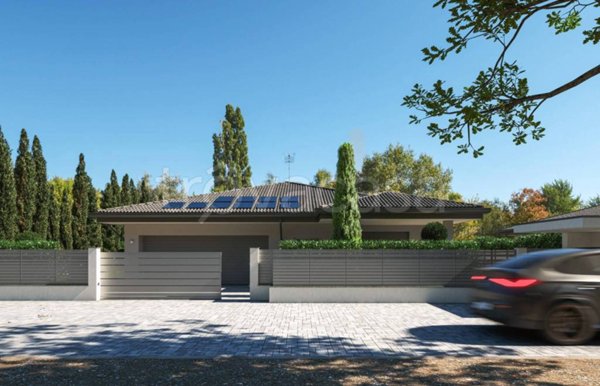 casa indipendente in vendita a Lurate Caccivio