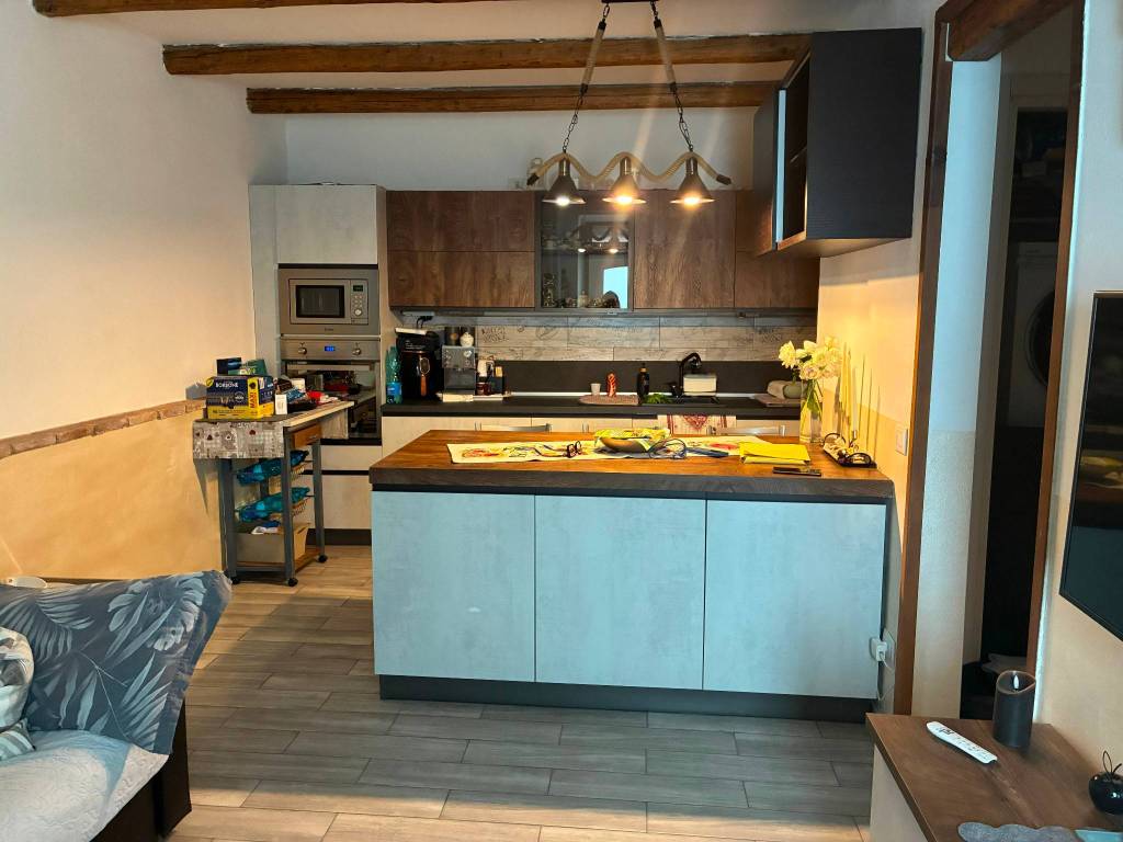 appartamento in vendita a Lurate Caccivio