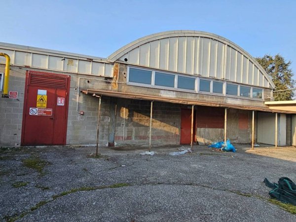 locale commerciale in vendita a Lurate Caccivio