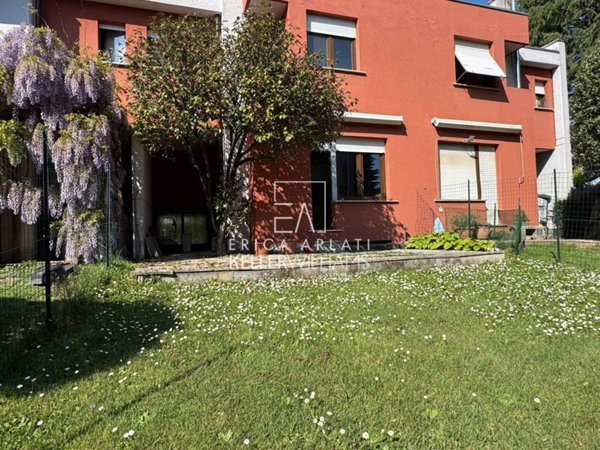 casa indipendente in vendita a Lurate Caccivio in zona Castello