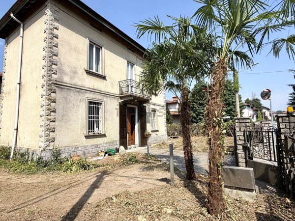 casa indipendente in vendita a Lurate Caccivio in zona Castello