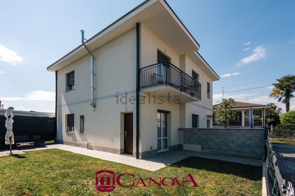 appartamento in vendita a Lurate Caccivio in zona Castello