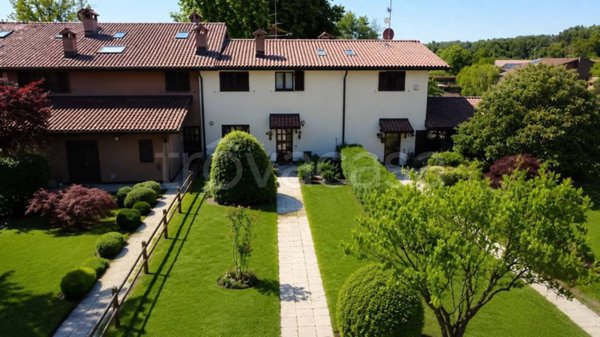 casa indipendente in vendita a Lurate Caccivio in zona Castello